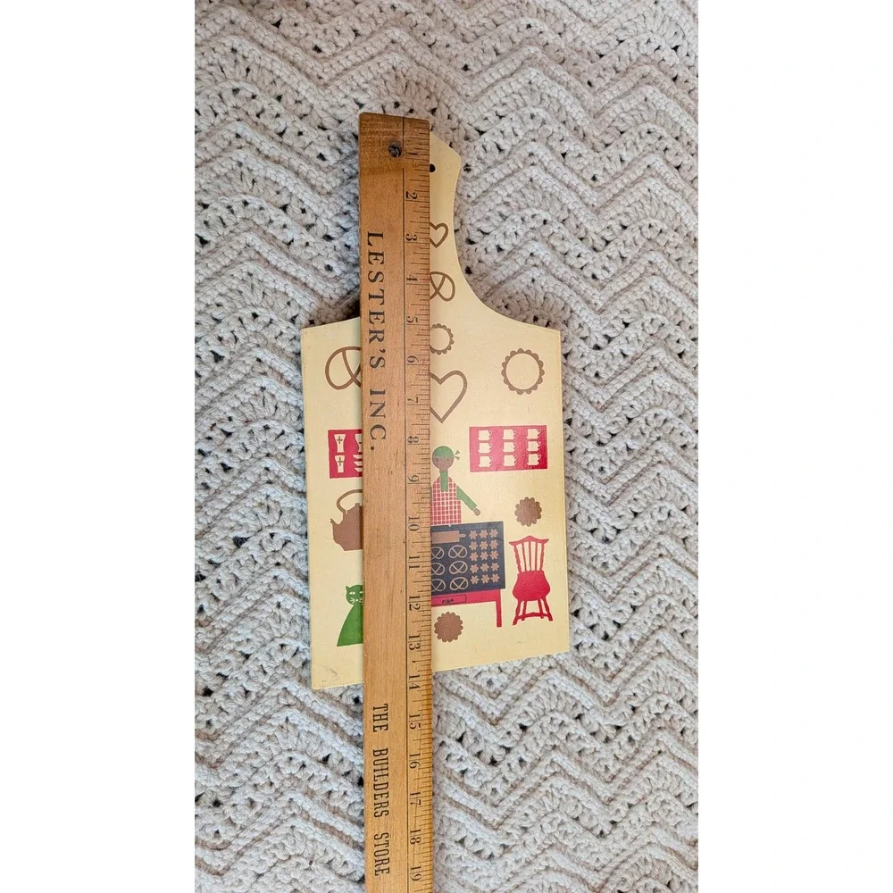Vintage 1968 Nevco Wooden Cutting Board Folk Art Baker Cat Mid Century Decor